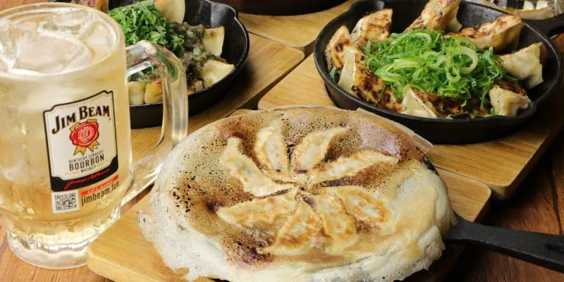 【21点以后限时套餐】铁锅饺子×地鸡的刺身 全5道菜