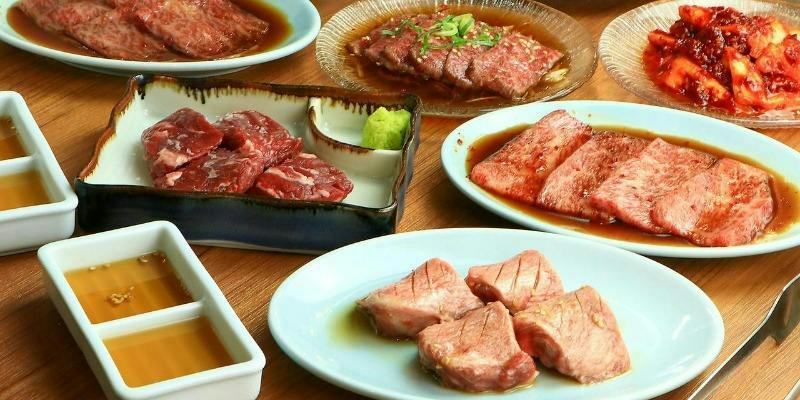 생 탄・특상 로스・대형 고기 초밥을 호화롭게 맛보다. 대중 야키니쿠 극상 코스