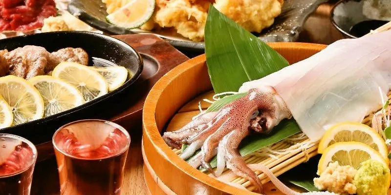 【九州美食套餐】朝宰鱿鱼整姿刺身×黑猪炭火烤等