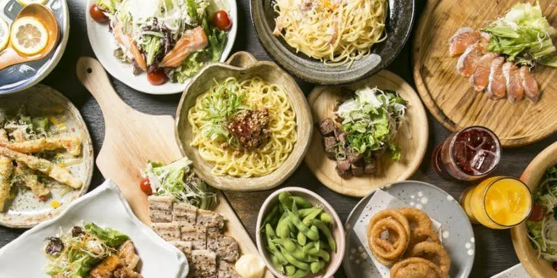 【學生限定吃喝到飽套餐】炸年輕雞肉×蒸雞等