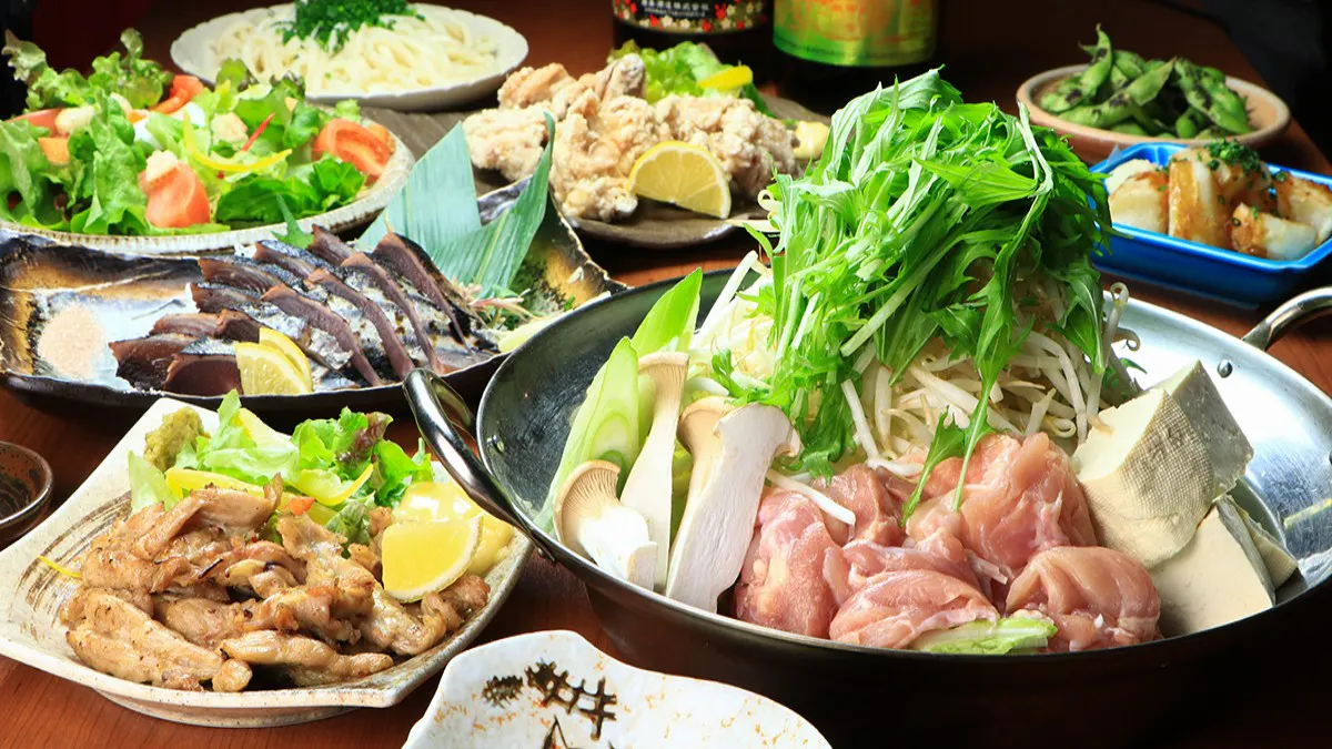 【냄비・타와라야 코스】백탁 아와오도리 냄비 및 가쓰오 등 총 9가지 요리