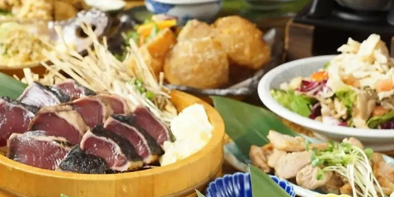 【中權丸套餐】炭燒春鰹×嫩雞烤肉等全8道菜