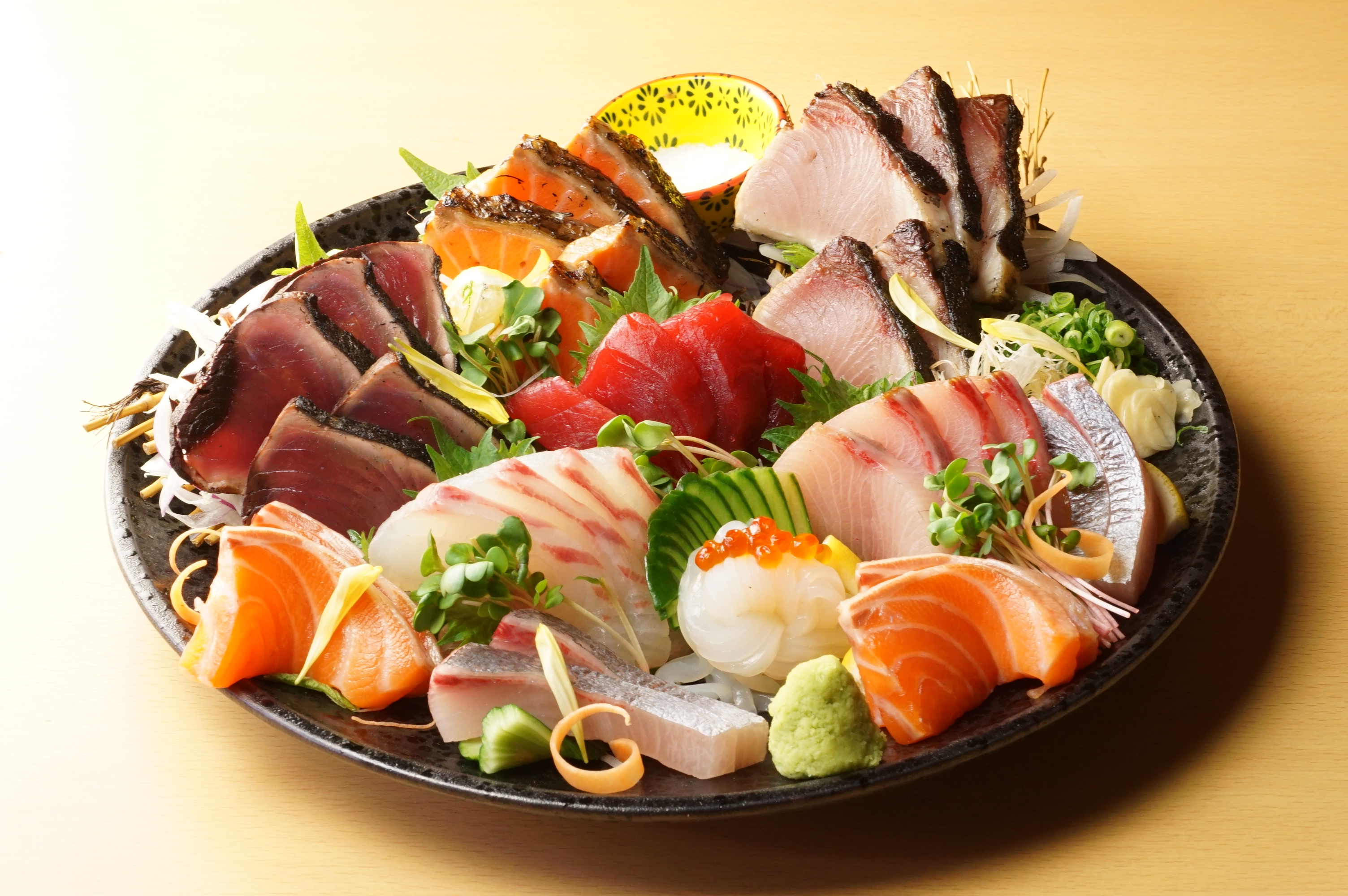 食べ飲み放題　藁焼き＆熟成魚の海鮮お造り盛り付
