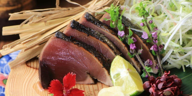 Sunday to Thursday only! All-you-can-eat our specialty straw-seared bonito + 2-hour all-you-can-drink with draft beer