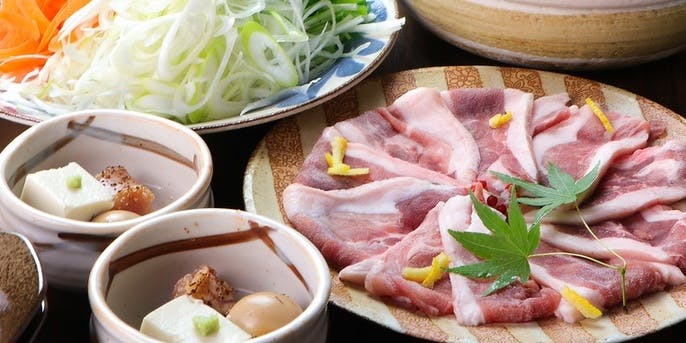 [Duck Hot Pot Course] A total of 9 dishes including domestic duck hot pot and seared bonito cooked over straw