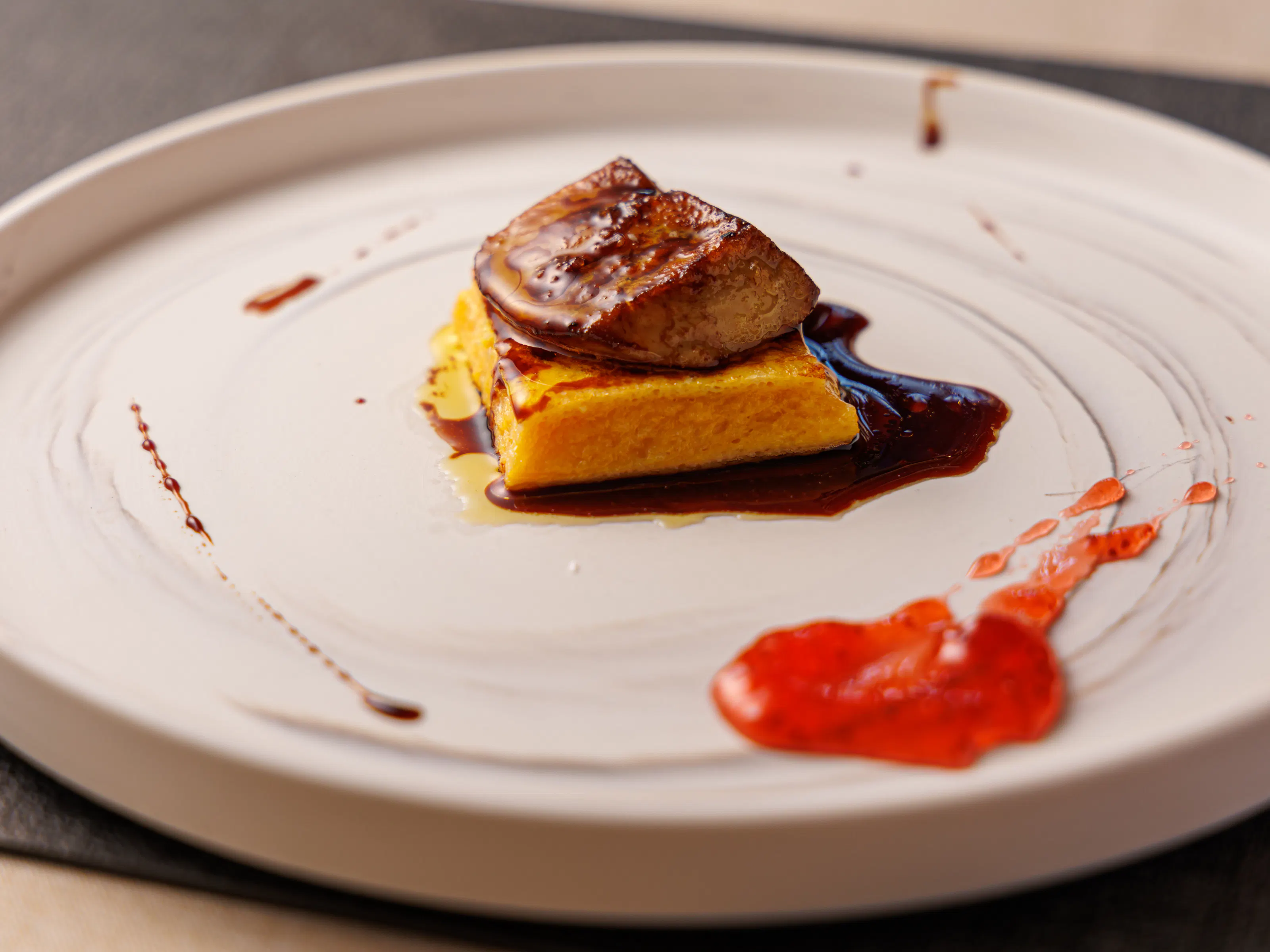 6-course meal including appetizers and a double main of meat & foie gras