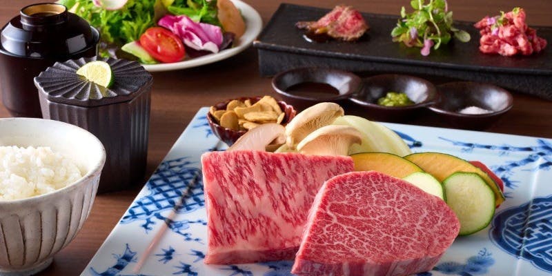 Stone-cooked Omi Beef Set to Enjoy Cooking Yourself - Fillet & Loin Two-Variety Platter -