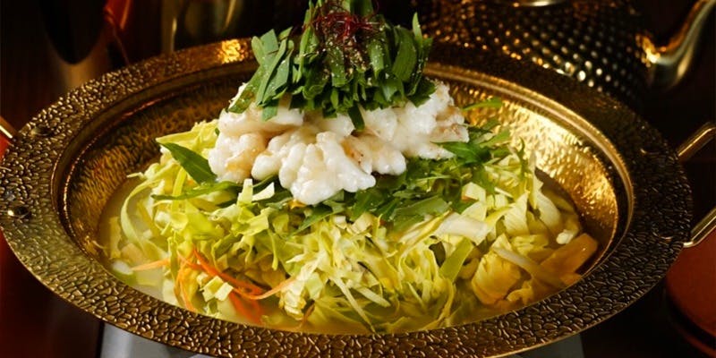 【鍋、結尾、甜品的套餐】未使用蒜頭的內臟鍋 請沾上特製的美味蛋黃醬享用