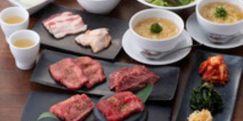 【お得なランチ限定コース】和牛3種盛り、人気の冷麺にデザート付き
