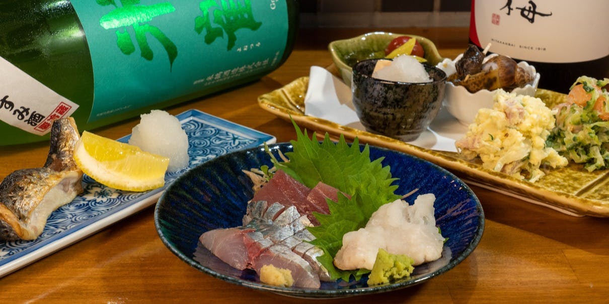 【酒與下酒菜盛合】生魚片、燒物等 共約8道菜