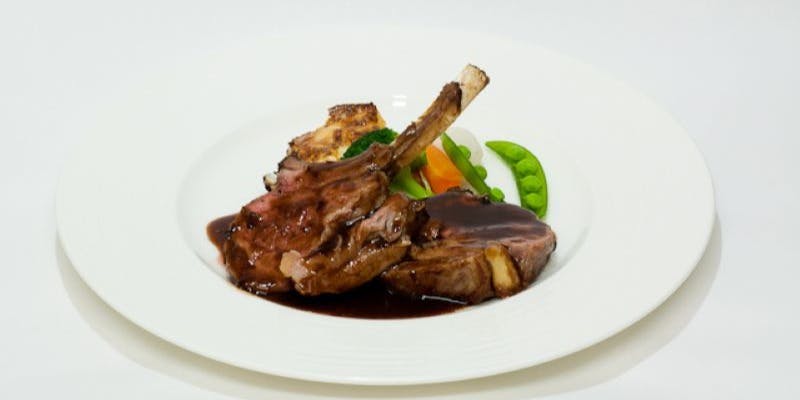 A convenient course to choose from two main dishes: meat or fish! Total of 6 items.