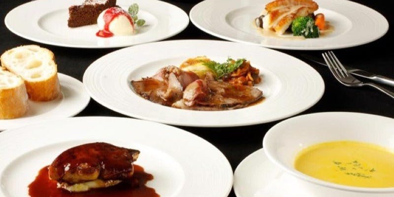 A satisfying course featuring seasonal appetizers and both fish and meat as main dishes, comprising a total of eight dishes.