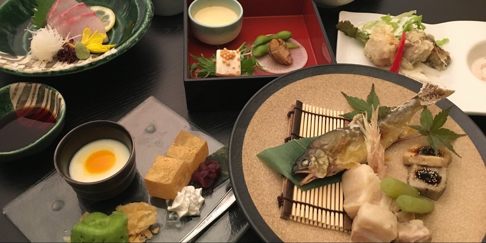 [점심 한정] 아카탄 6가지 요리 4000엔 코스