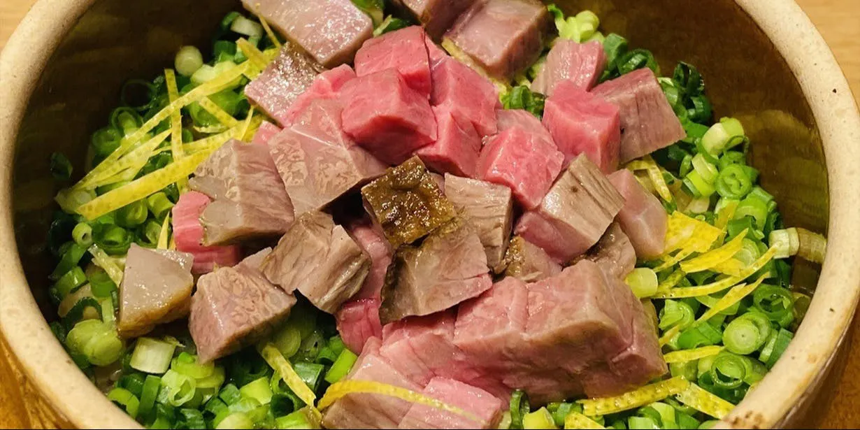 【記念日やデートにオススメ】極上A5和牛の一品料理を小皿料理で堪能できる贅沢コース