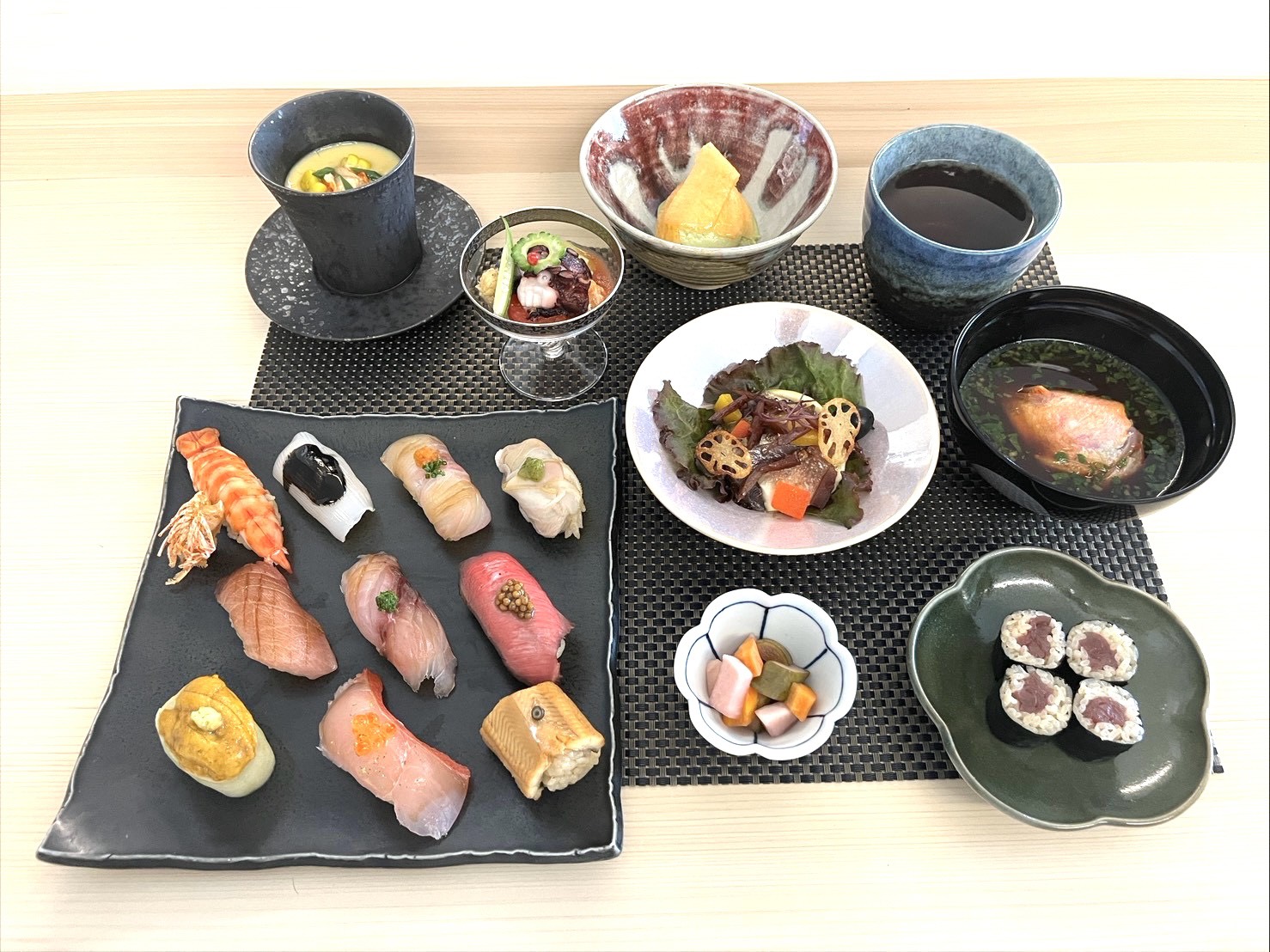 NEW【昼佳月コース】先附、握り10貫、茶碗蒸し、留椀、甘未など全8品（9/1～）