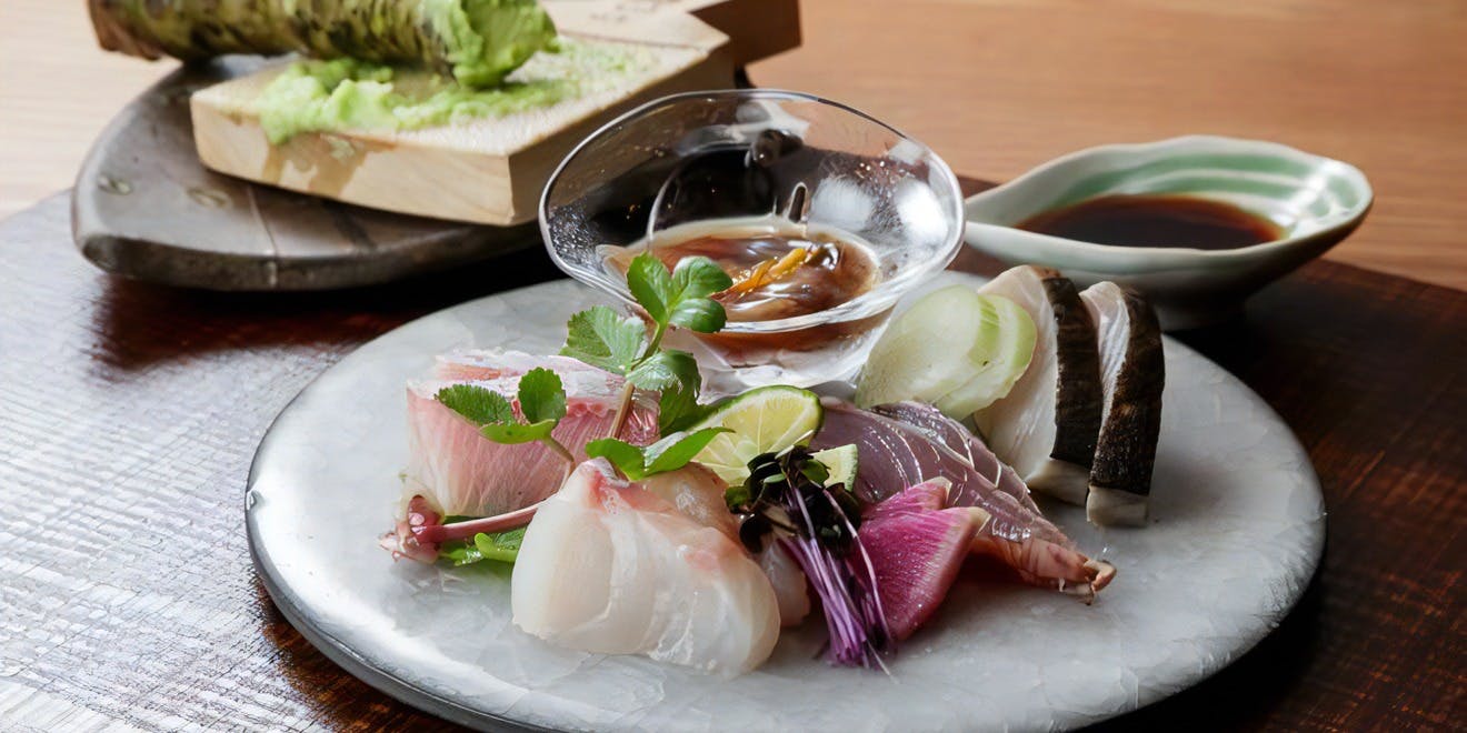 At [Nagi], you can enjoy dishes such as sashimi made with seasonal ingredients, vinegared dishes, grilled items, and finish off with seasonal sea bream kamameshi.