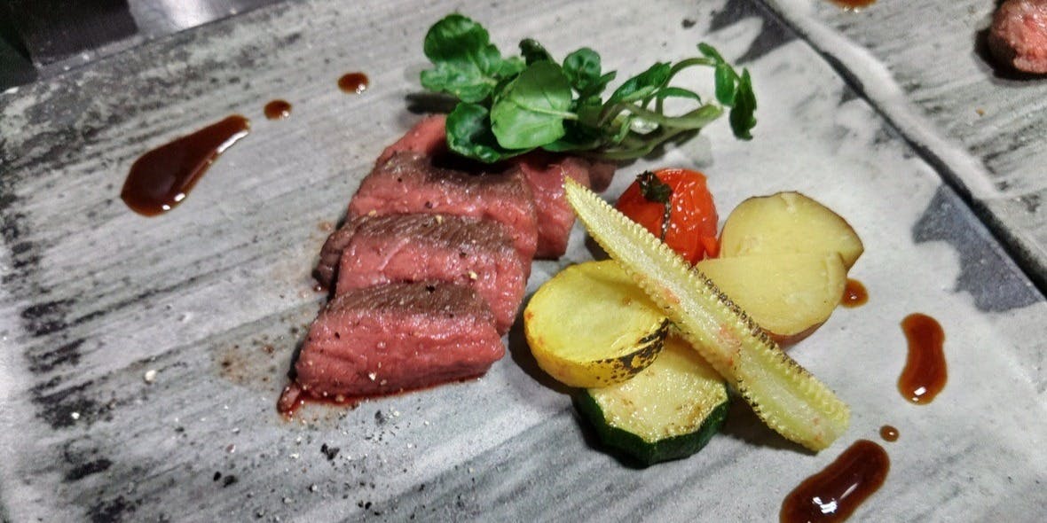 【主廚推薦套餐】熏製料理的全套套餐，享受奢華時光的計劃共14道菜