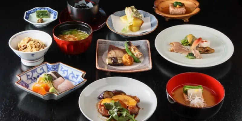 适合商务招待【蔵部套餐（夏季）】主厨精选精品套餐 共10道菜