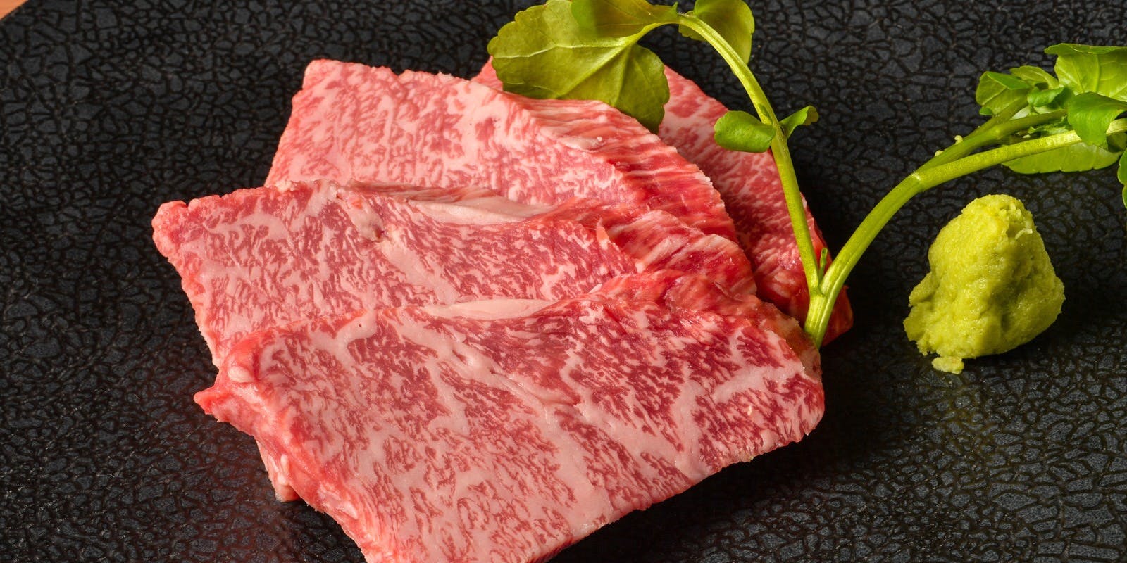 [Irodori Course] Enjoy our signature raw beef tongue, grilled shabu-shabu, and Yamakikaru beef - a total of 13 dishes.