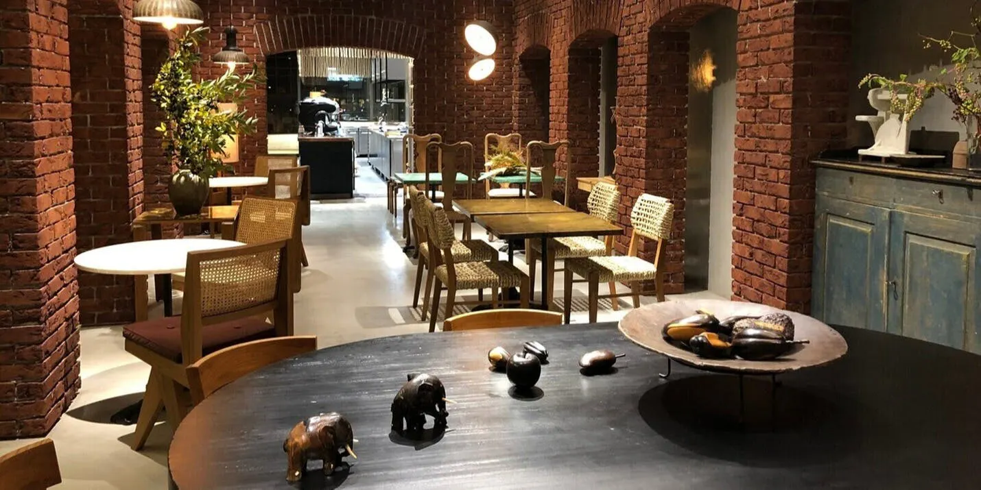ポワン エ リーニュ 神田スクエア店