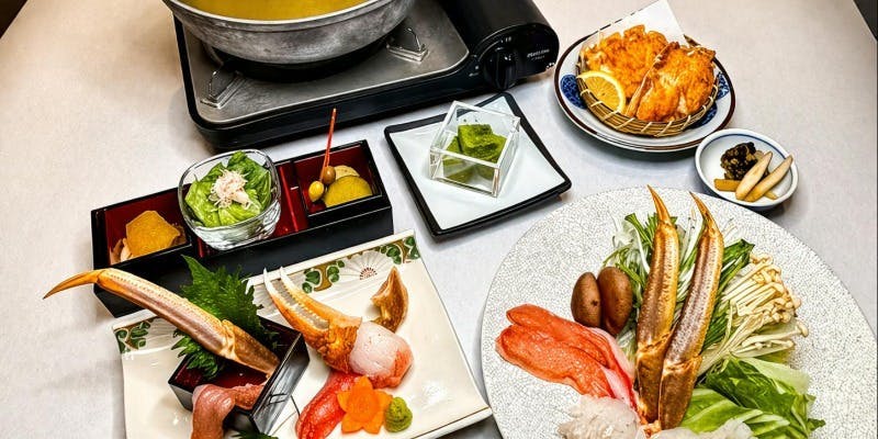 【納涼床菜單】～螃蟹與鱧魚涮涮鍋套餐～螃蟹生魚片、螃蟹・鱧魚涮涮鍋、炸蕪菁等共7道菜