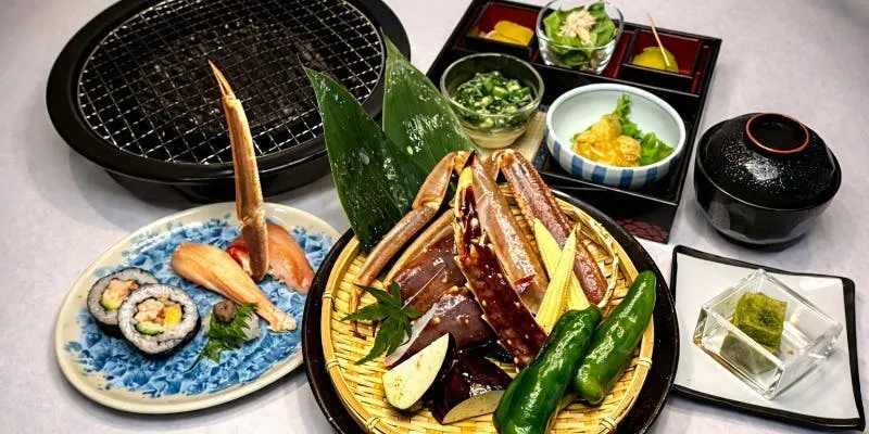 【纳凉床晚餐菜单】~螃蟹网烤套餐~蟹烧卖、螃蟹网烤、蟹寿司拼盘等共7道菜