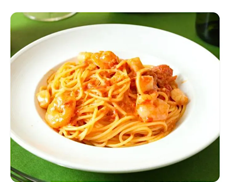 【La Rupicaia Pasta 套餐】前菜、意大利面、沙拉、自制面包、餐后甜点和咖啡共6道菜。