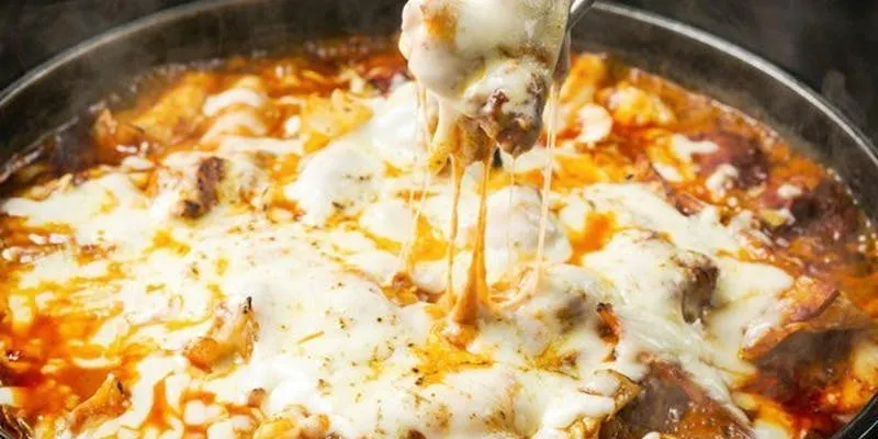 2h 음료 무제한 포함 치즈닭갈비와 해산물 부침개 등... 대인기! 치즈닭갈비 코스