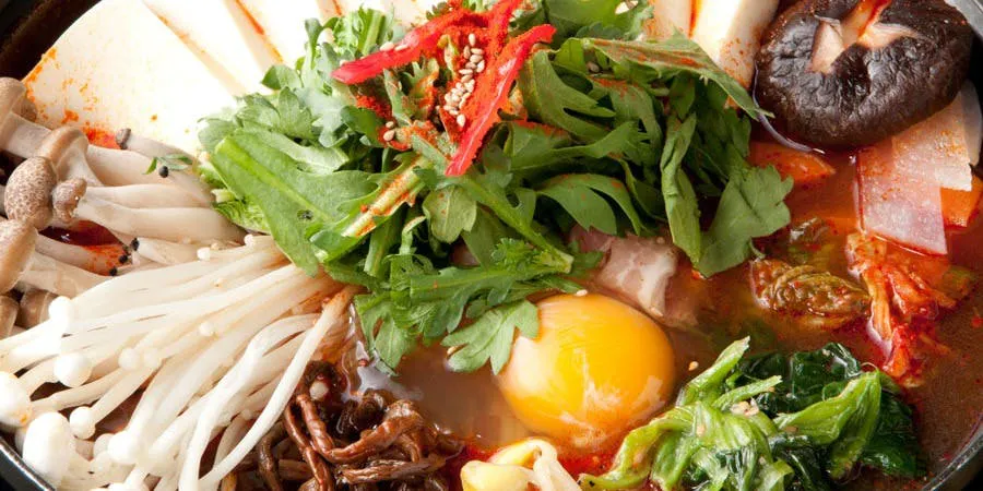 2시간 음료 무제한 포함 두부가 듬뿍 들어간 찌개 전골과 해산물 부침개, 잡채 등...찌개 전골 코스