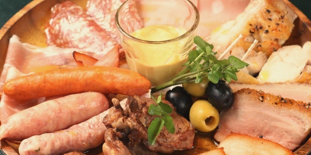 【3時間飲み放題付肉三昧コース】〆まで肉づくし＋種類豊富なドリンク！肉好きな方にぴったりな贅沢プラン