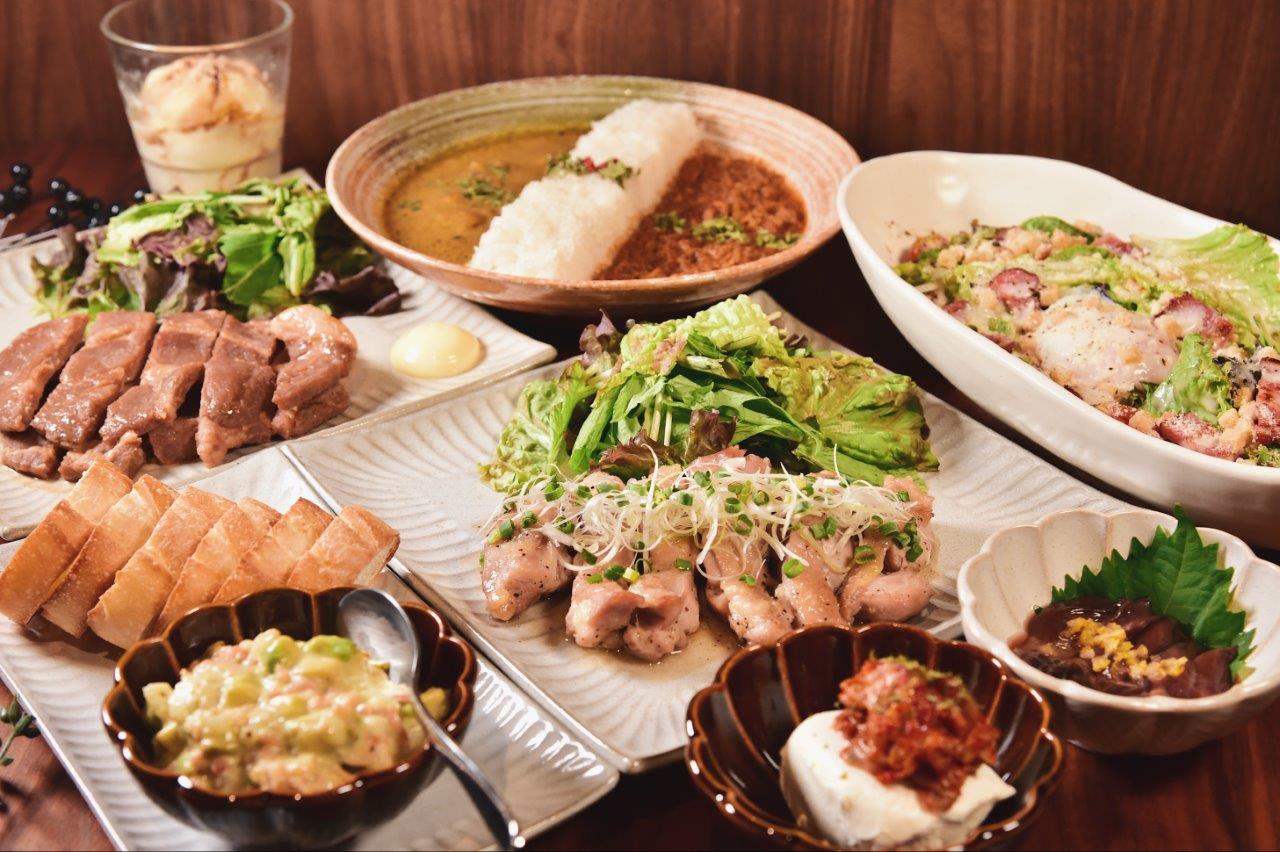"A Course (8 Dishes)" ★Includes a two-flavor herbal curry◎A satisfying 8-dish meal! *All-you-can-drink plan available・For 2 or more people.