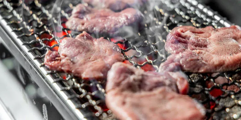【2H 식사 및 음료 무제한】빈손으로 온 BBQ 배부름 코스! 로스트 비프를 포함한 5종 그릴 무제한으로 즐길 수 있는 총 11가지 요리 5000엔→4000엔