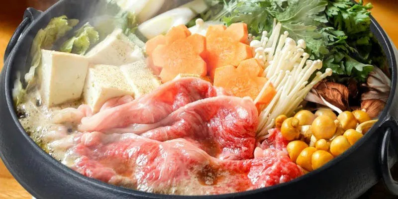 Reservations required by the day before for parties of 2 or more [Limited-Time] Course featuring Japanese Black Wagyu sirloin sukiyaki and beef sashimi