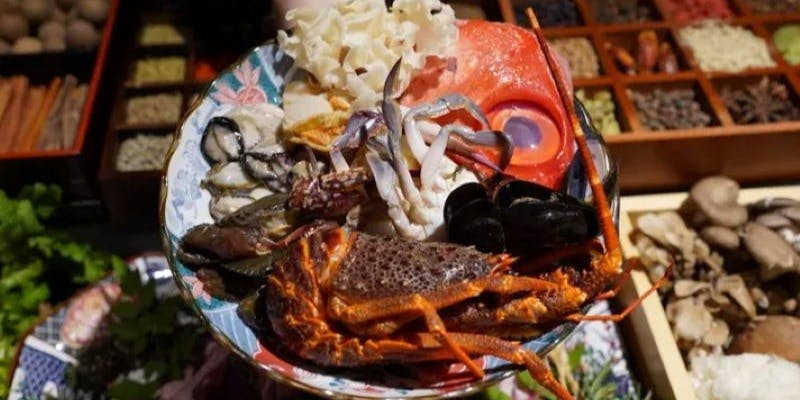 【豪華食材套餐】卡片選擇藥膳鍋、伊勢龍蝦、雲丹、黑毛和牛等 全9道菜 鍋料免費添加