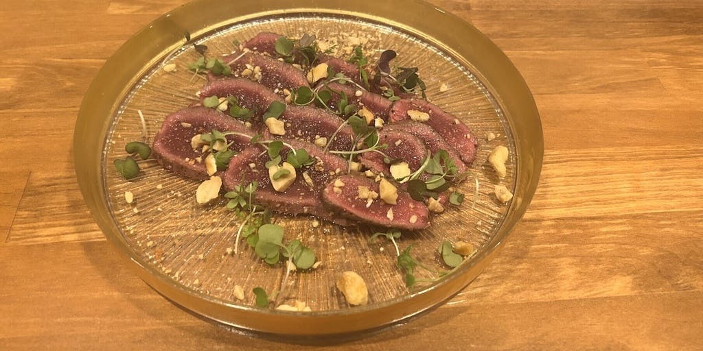 【料理】僅供菜單 信件 可包含名物阿爾卑斯鹿生魚片等，杉乃屋自豪的創意佳餚計劃