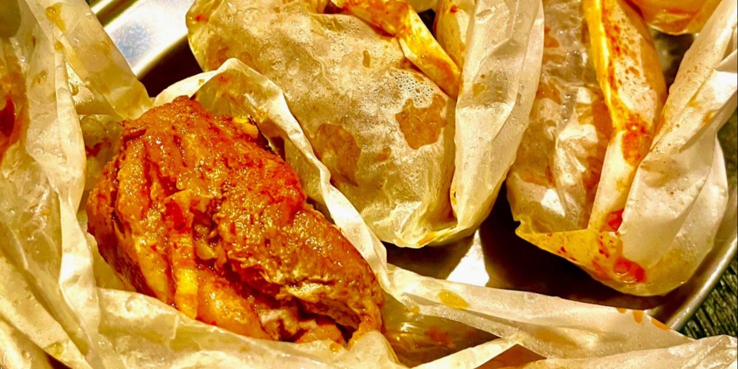 [A Course] Enjoy a full selection of Singaporean cuisine, including Paper Chicken, with 6 dishes in total + 2 hours of all-you-can-drink. Course reservations must be made by the day before.