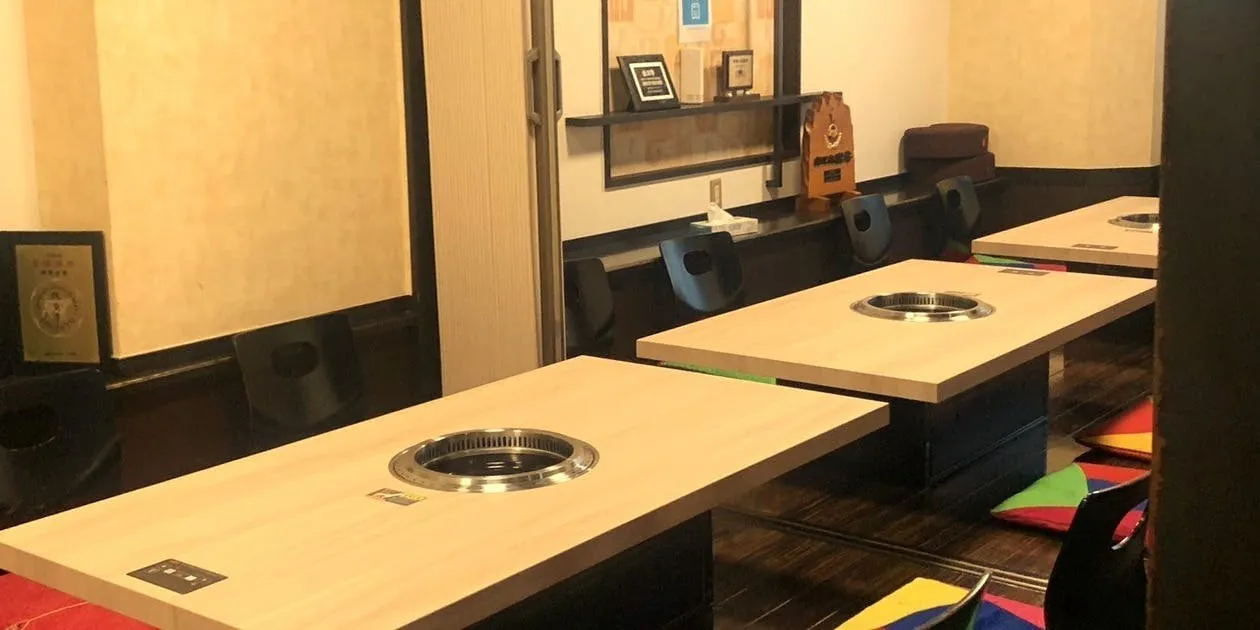 黒毛和牛・生ホルモン まうん 新深江本店