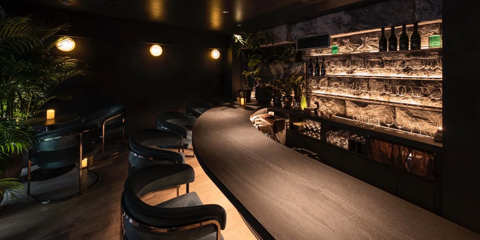 Wine Cave 九二(キュウニ)
