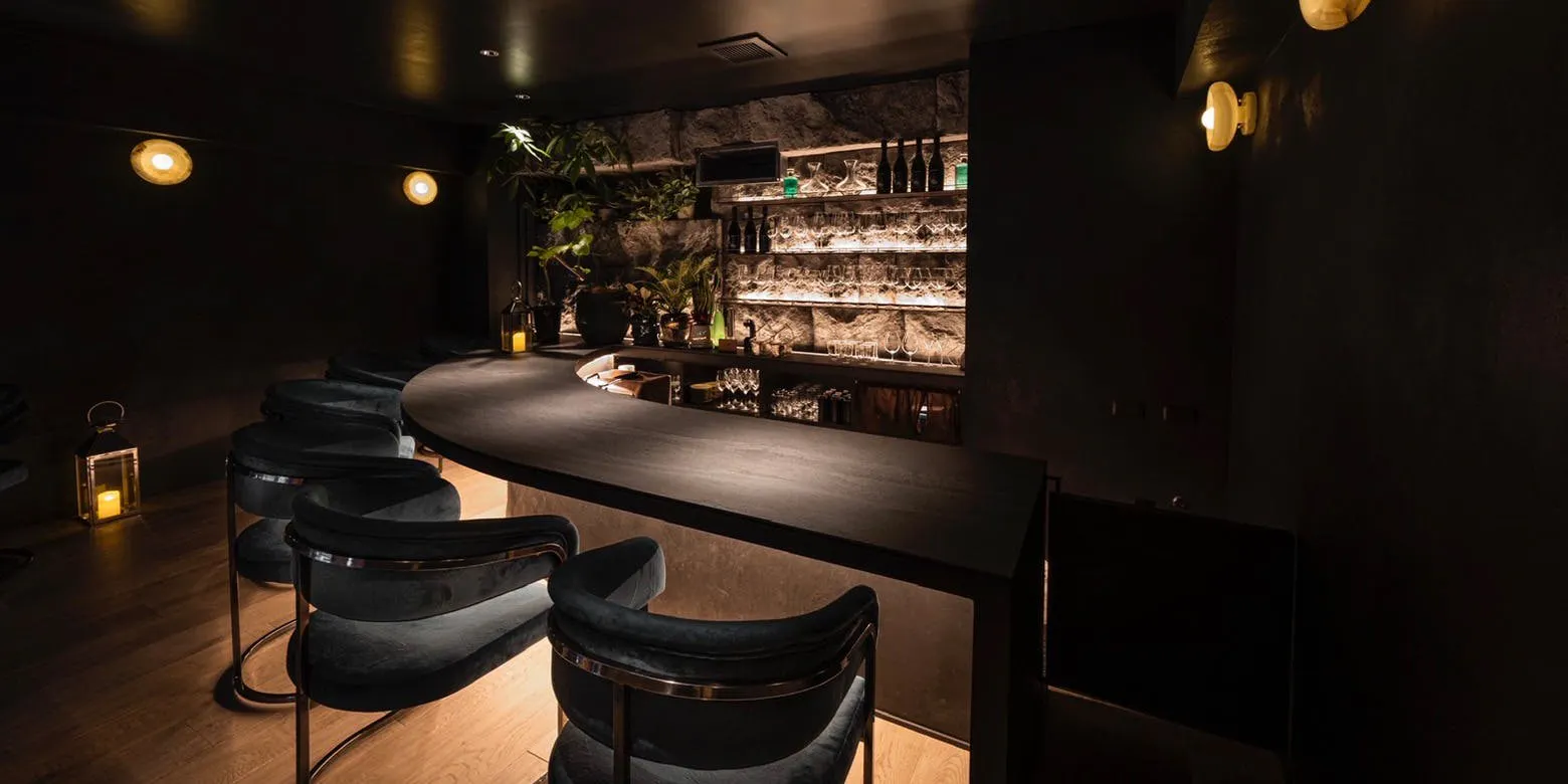 Wine Cave 九二(キュウニ)