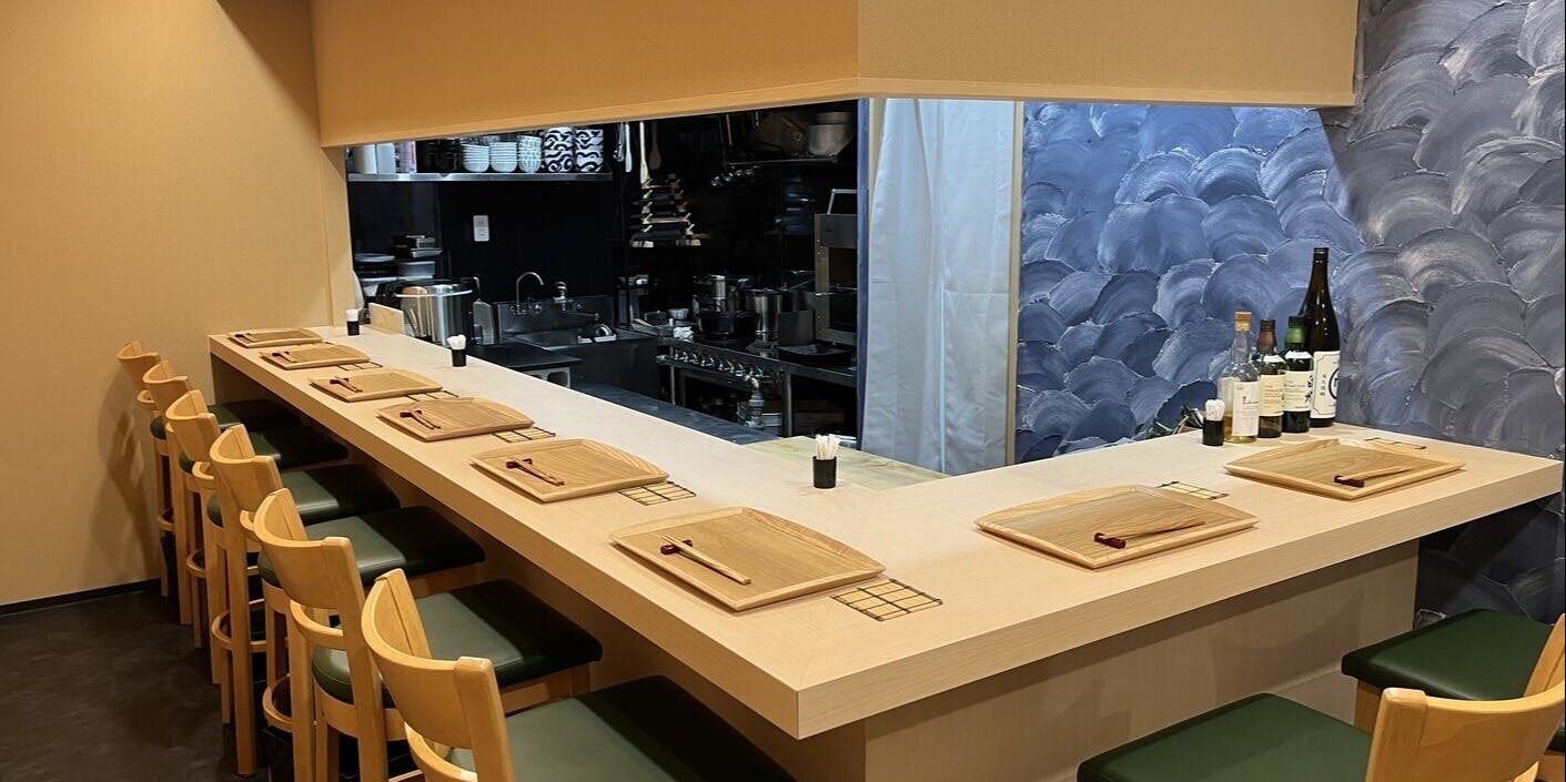 【寿司会席】四季折々の食材で彩る月替わりのお料理と職人が腕を振るう寿司8貫を贅沢に満喫できる