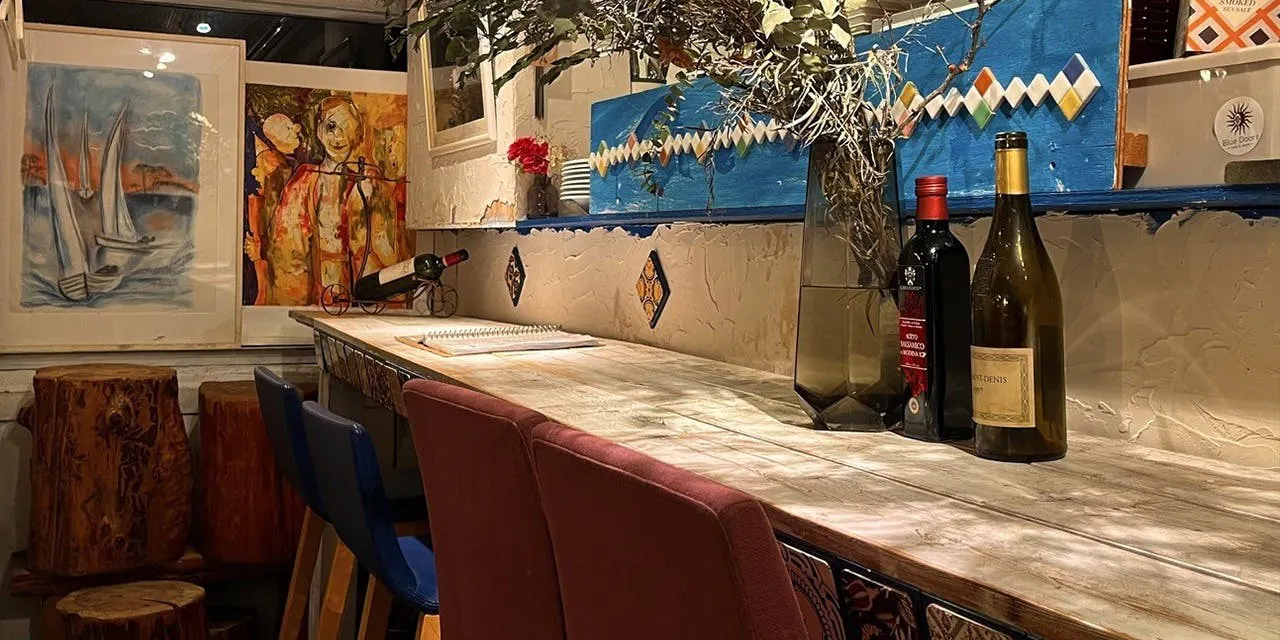 Blue Doors ~wine & resort~ 本八幡店