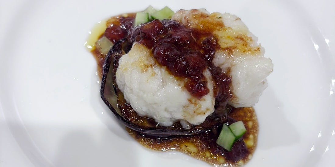 Lunch D 7-course meal / 2 appetizers, main includes both fish and meat. Well-balanced. Includes dessert and drink.