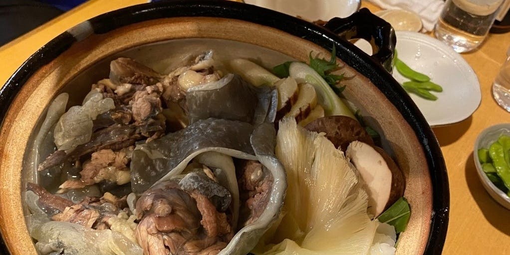 【魚沼スッポン一匹コース】八海山の恵みが育んだ「魚沼スッポン」極上コース　1ドリンク付　4名様シェア用