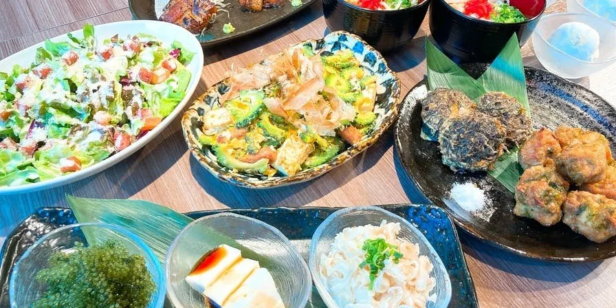 【2小時無限暢飲/輕鬆】可享用苦瓜炒蛋等經典沖繩料理的「ハイサイコース」10道菜4,000円