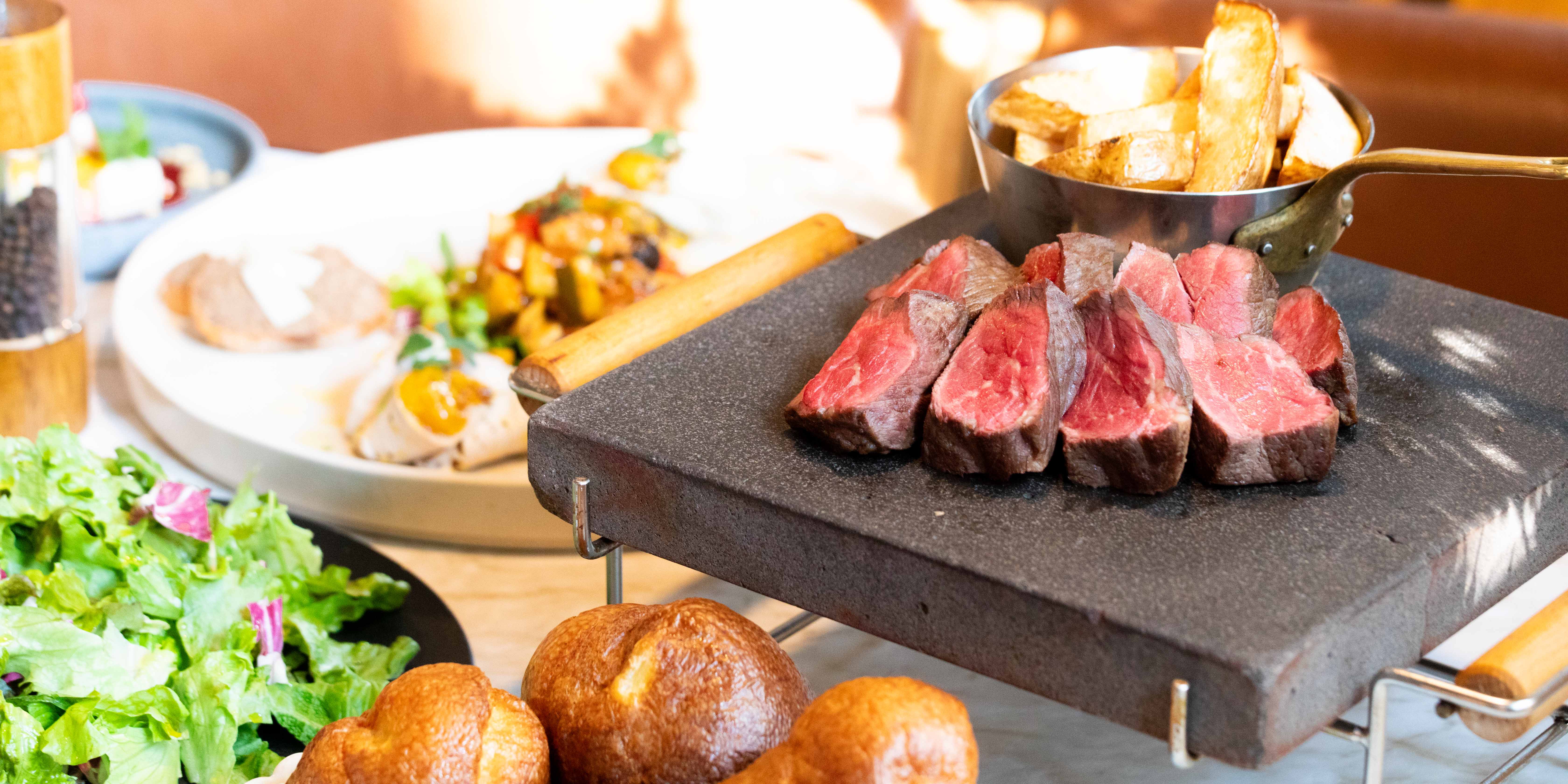 Standard Lunch: Chunky Meat Steak/Assorted Appetizers (3 types) and More for a Total of 5 Dishes