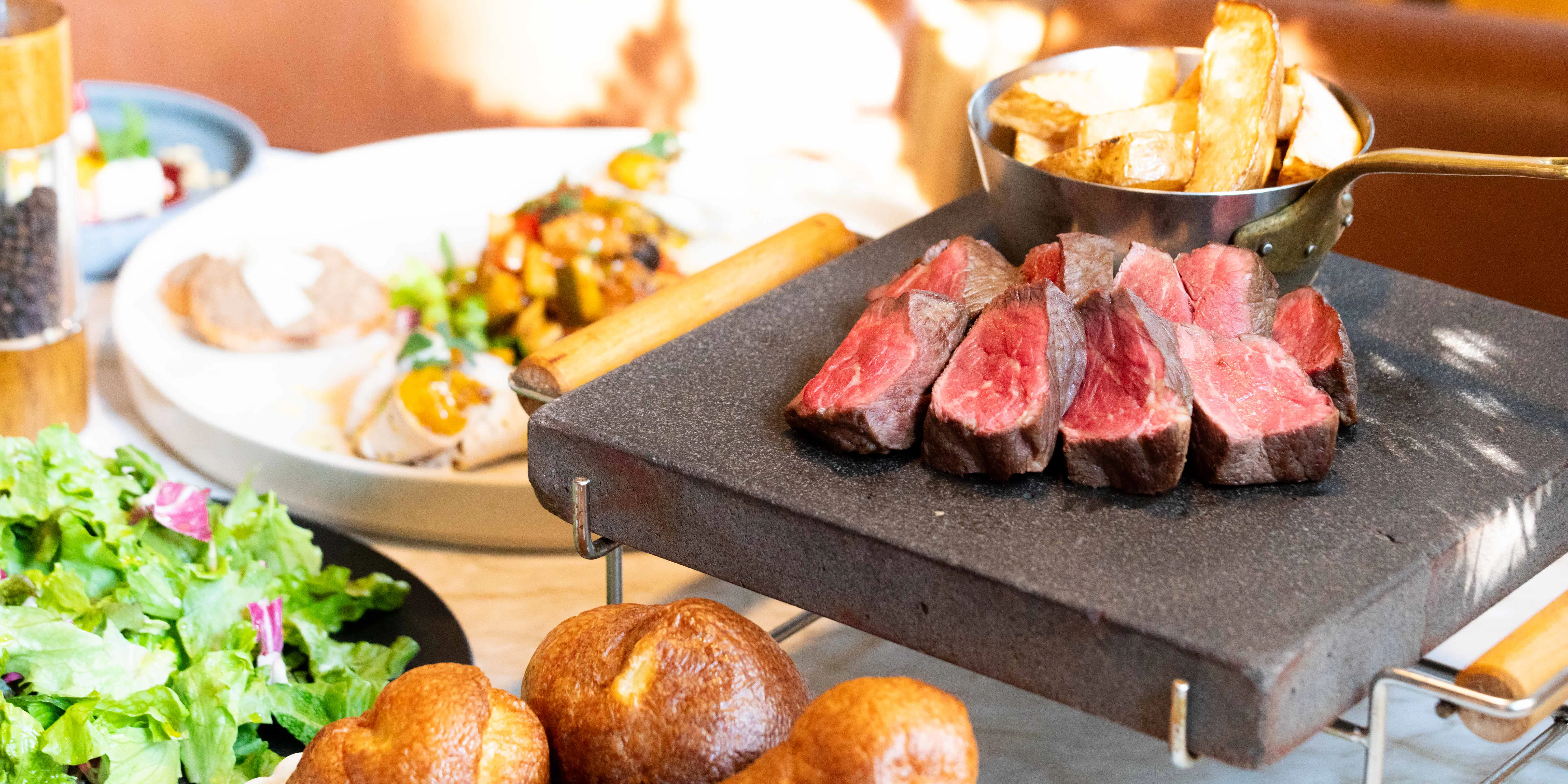 Standard Lunch: Chunky Meat Steak/Assorted Appetizers (3 types) and More for a Total of 5 Dishes