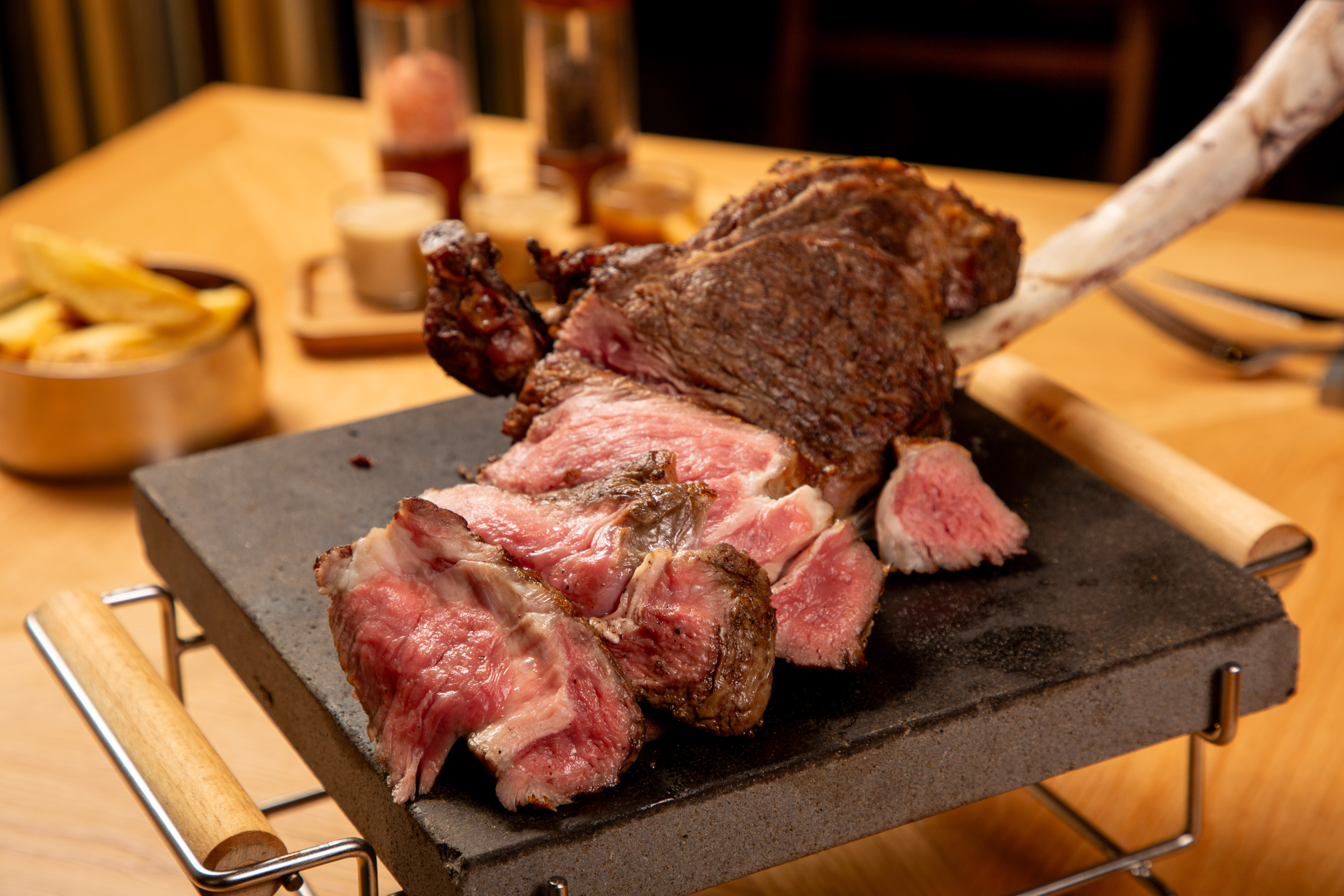 [Premium Course] 7 Luxurious Dishes Including Bone-In Sirloin and Seasonal Fresh Fish