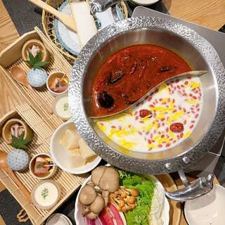 【처음 방문하시는 분들께】두 종류의 약선 수프로 즐기는 약선 샤브샤브 코스