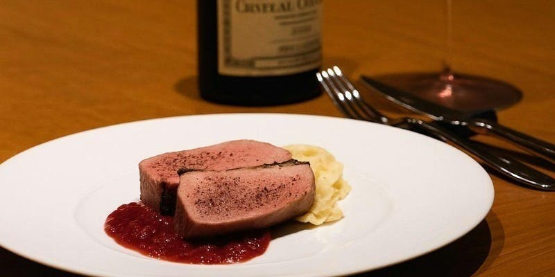 【国産黒毛和牛の＜ライトコース＞】黒毛和牛と季節の魚介や野菜でご用意するお料理