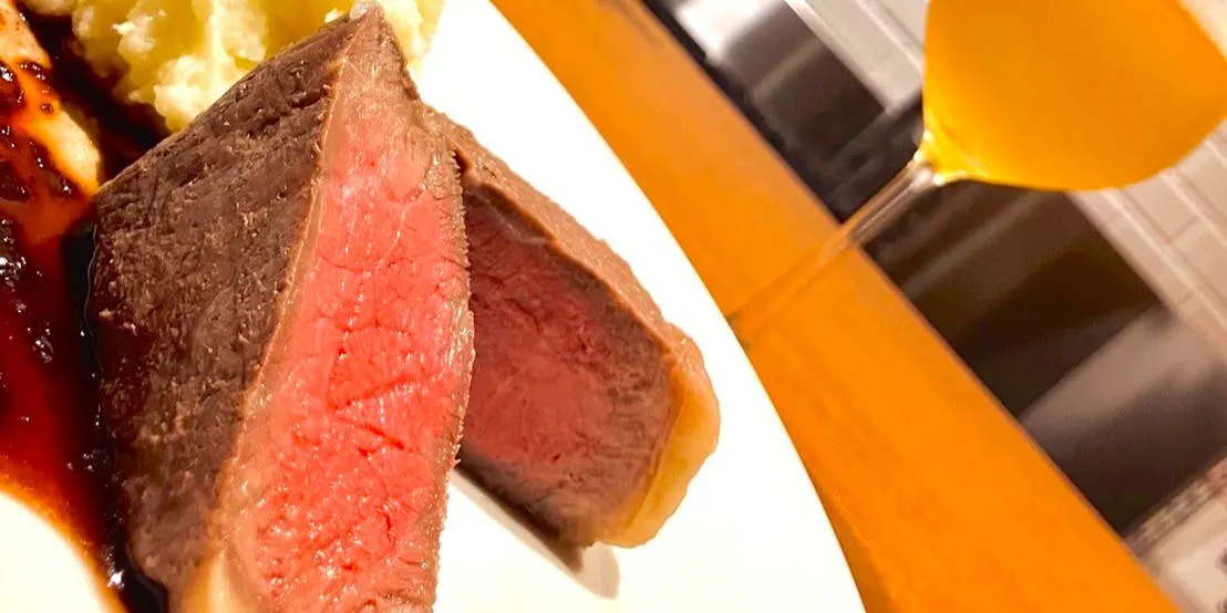 【国産黒毛和牛のコース】黒毛和牛と季節の魚介や野菜でご用意するお料理に舌鼓